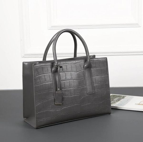 women handbag alligator totes large capacity dress bag temperament business trip bag
women handbag alligator totes large capacity dress bag temperament business trip bag
