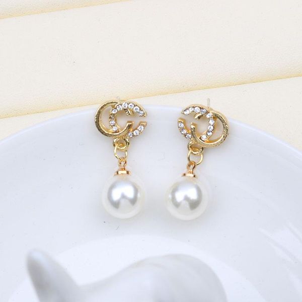2020 designer earrings wholesale rose gold c-shaped pearl ring ladies fashion zircon letter earrings, Silver
2020 designer earrings wholesale rose gold c-shaped pearl ring ladies fashion zircon letter earrings, Silver