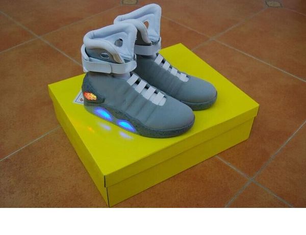 2020 mag marty mcfly's led shoes back to the future glow in the dark gray shoes with box quality
2020 mag marty mcfly's led shoes back to the future glow in the dark gray shoes with box quality