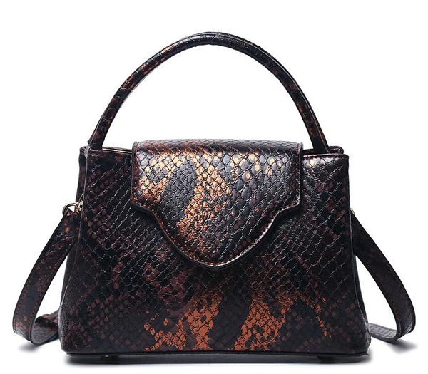 2020 New Arrival Snake Bucket Handbag Shiny Ophidian Pattern Women Clutch Ostrich Shoulder Tote02
2020 New Arrival Snake Bucket Handbag Shiny Ophidian Pattern Women Clutch Ostrich Shoulder Tote02