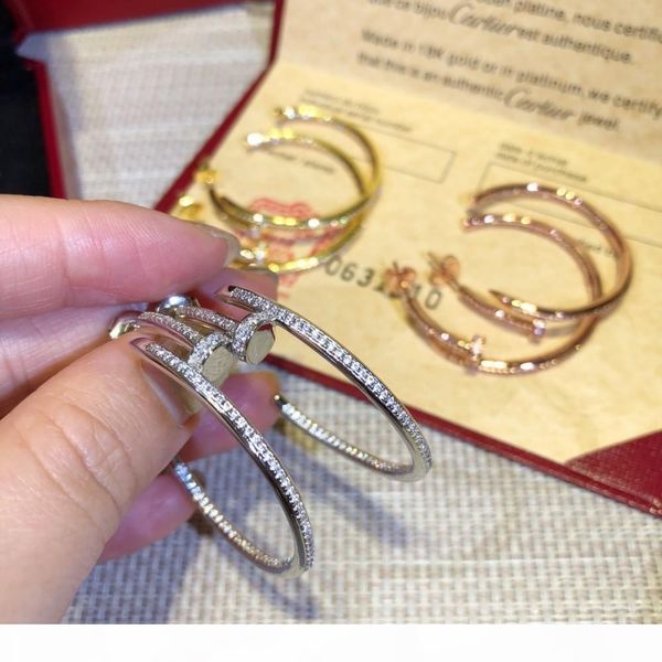 2019 latest model women's earrings stud for goddess classic classic nail with drillin, Golden;silver
2019 latest model women's earrings stud for goddess classic classic nail with drillin, Golden;silver