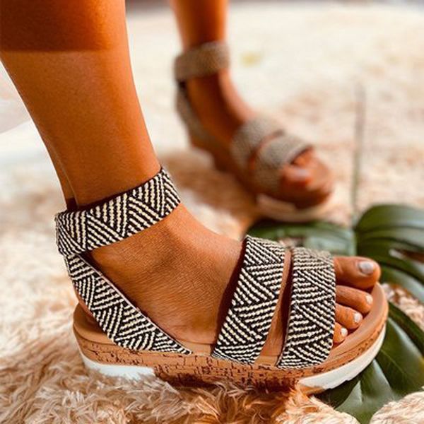 2020 summer new woman's sandals flat-heel platform open toe shoes font solid roman style fashion plus size 43, Black
2020 summer new woman's sandals flat-heel platform open toe shoes font solid roman style fashion plus size 43, Black