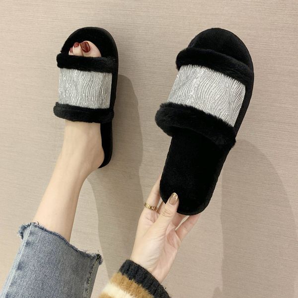 slippers female 2020 autumn winter indoor household soft soles slippers outdoor open toe fashion sequins plush, Black
slippers female 2020 autumn winter indoor household soft soles slippers outdoor open toe fashion sequins plush, Black