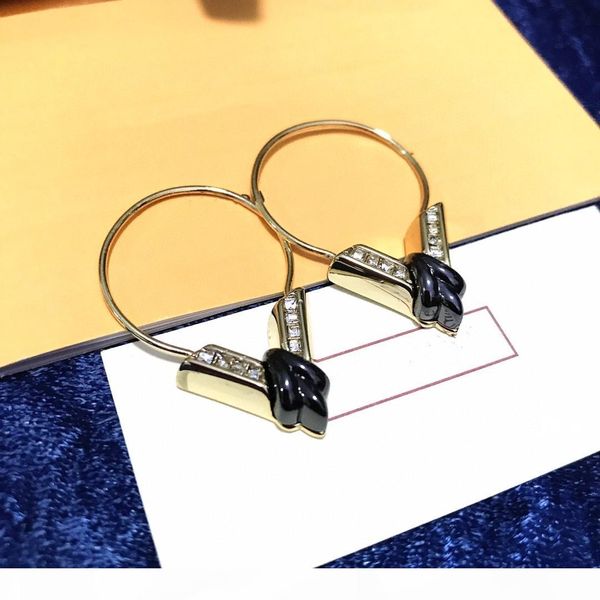 new fashion v letter diamond designer earrings luxury designer jewelry women earrings, Golden
new fashion v letter diamond designer earrings luxury designer jewelry women earrings, Golden