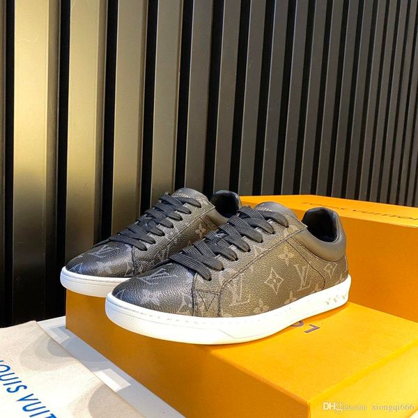 2020 summer new men's casual shoes, fashionable printed high-quality men's shoes, with boxas, Red;white
2020 summer new men's casual shoes, fashionable printed high-quality men's shoes, with boxas, Red;white