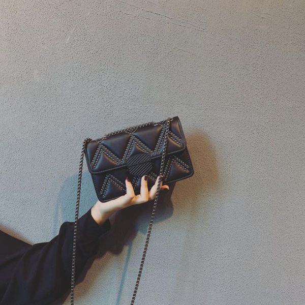 chains messenger bag fashion shoulder bag girls casual handbag simple leisure personality women new cute black mini
chains messenger bag fashion shoulder bag girls casual handbag simple leisure personality women new cute black mini