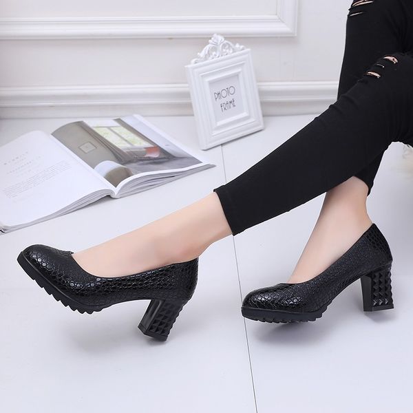 dress shoes office lady chunky heels women high embossing platform pumps 2021 autumn spring boat shoe black 8389l
dress shoes office lady chunky heels women high embossing platform pumps 2021 autumn spring boat shoe black 8389l