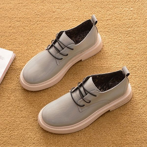 2020 new spring and autumn flat shoes women flats shoes thick bottom loafers women casual ladie black 
2020 new spring and autumn flat shoes women flats shoes thick bottom loafers women casual ladie black
