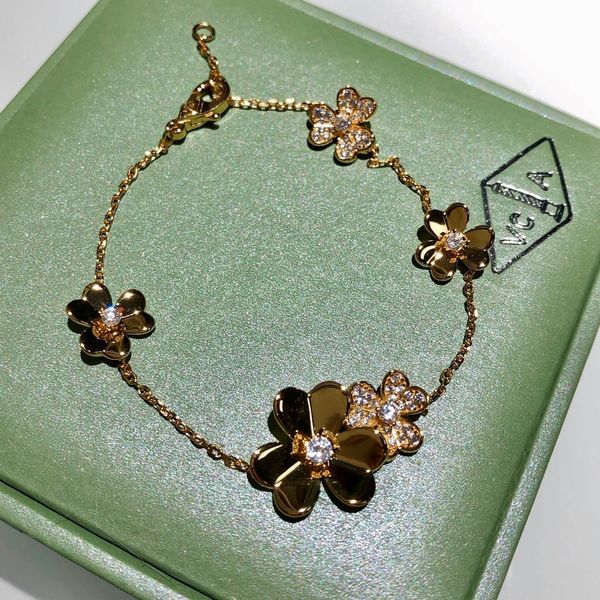 classic famous sumptuous women bracelet blind for love 925 sterling silver bracelt flower heart bangle bracciali couple jewelry gifts box 15, Golden;silver
classic famous sumptuous women bracelet blind for love 925 sterling silver bracelt flower heart bangle bracciali couple jewelry gifts box 15, Golden;silver