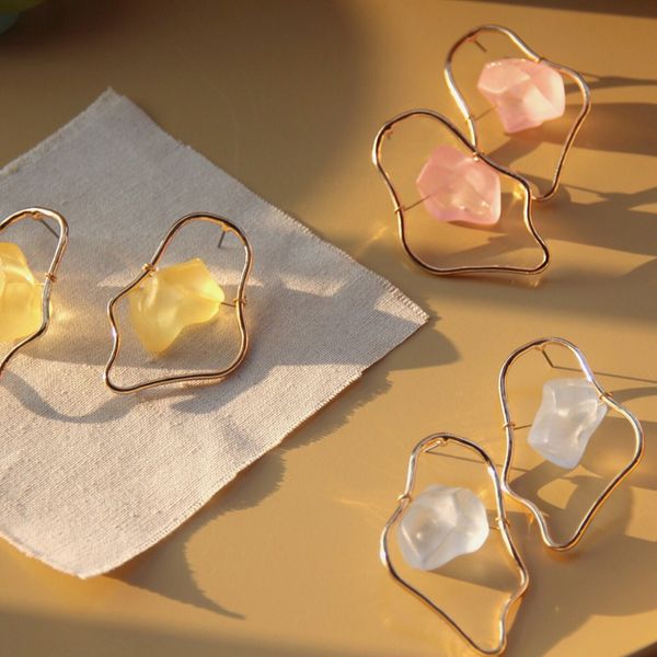 stud creative geometric line earrings for women 2021 original acrylic cube korean femme bijoux jewelry, Golden;silver
stud creative geometric line earrings for women 2021 original acrylic cube korean femme bijoux jewelry, Golden;silver