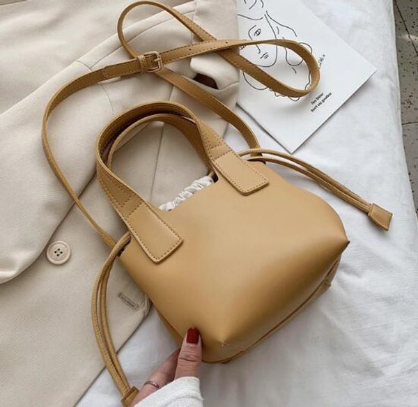 senior women backet bag plain lady shoulder bags shopping bags removable handbags 
senior women backet bag plain lady shoulder bags shopping bags removable handbags