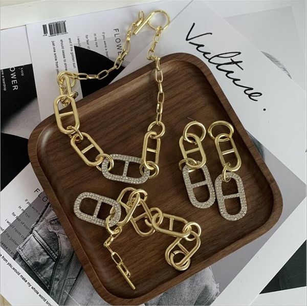 metal texture chain stitching flash rhinestone ot buckle necklace earring bracelet sets, Silver
metal texture chain stitching flash rhinestone ot buckle necklace earring bracelet sets, Silver