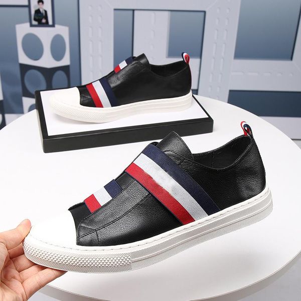Striped Trendy Casual Breathable mesh Men Sneakers Non-slip Versatile Embroidery Outdoor Shock absorption Small white shoes Sports shoes
Striped Trendy Casual Breathable mesh Men Sneakers Non-slip Versatile Embroidery Outdoor Shock absorption Small white shoes Sports shoes