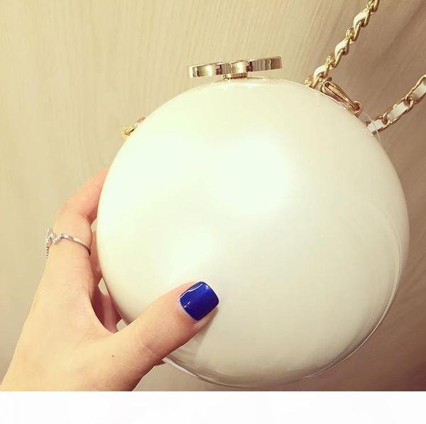 fashion acrylic round shape storage case jewelry organizer with luxury buckle with two chains, Golden;white
fashion acrylic round shape storage case jewelry organizer with luxury buckle with two chains, Golden;white