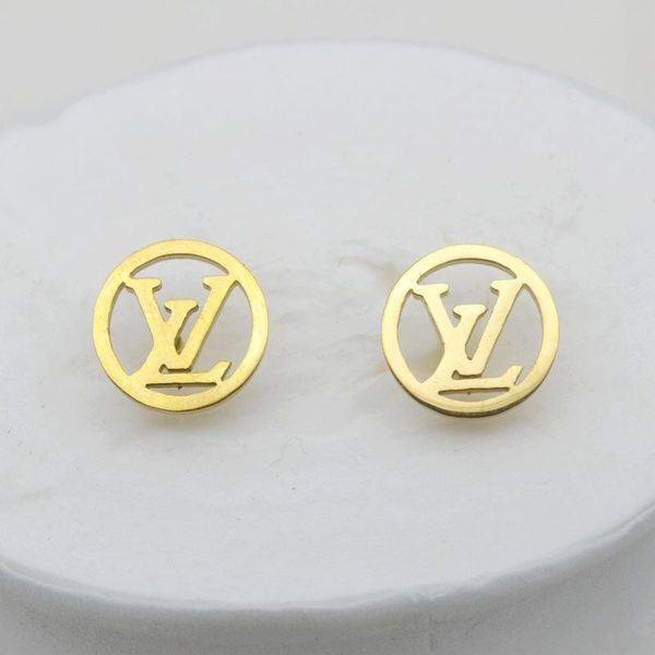 2020 new european and american trend metal letters simple fashion bata plating trend stud earrings, Golden;silver
2020 new european and american trend metal letters simple fashion bata plating trend stud earrings, Golden;silver