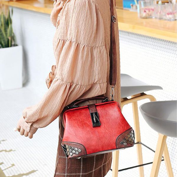 pu кожа водонепроницаемого crossbody плечо сумка мода женщины сумка заклепка винтажные сумки женского totes
pu кожа водонепроницаемого crossbody плечо сумка мода женщины сумка заклепка винтажные сумки женского totes