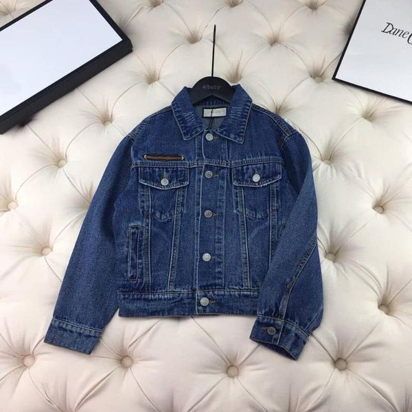 gg1180 brand children's denim jacket with letter pocket on the back with brand cartoon pattern, Blue;gray
gg1180 brand children's denim jacket with letter pocket on the back with brand cartoon pattern, Blue;gray
