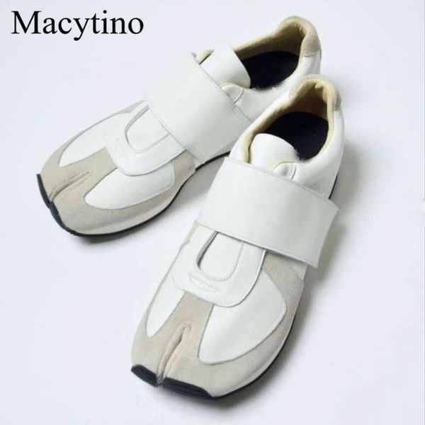 new autumn and winter split toe sneakers round toe color matching single shoes ladies shoes, Black
new autumn and winter split toe sneakers round toe color matching single shoes ladies shoes, Black