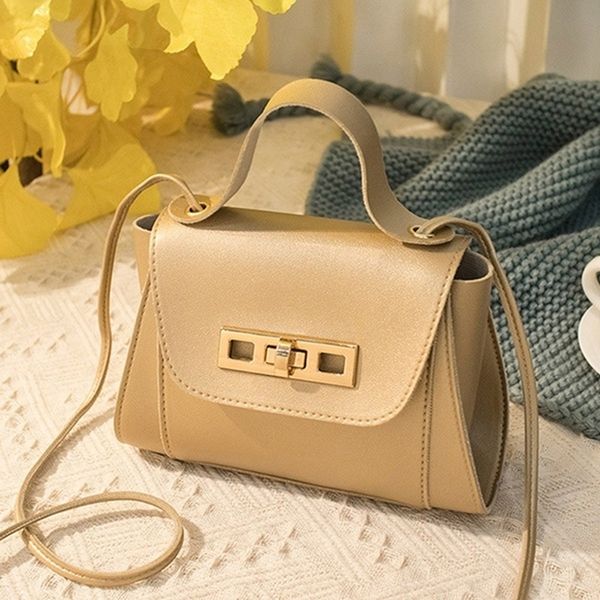 women luxury leather handbags female vintage pu shoulder bag small flap crossbody messenger small ladies bags new fashion 2020
women luxury leather handbags female vintage pu shoulder bag small flap crossbody messenger small ladies bags new fashion 2020