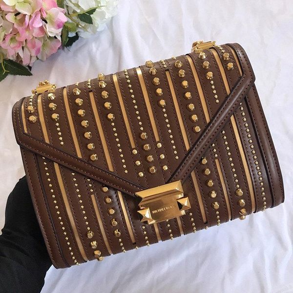 2021v luxury design ladies handbag retro shoulder bag simple style rivet leather metal zipper ladies wedding crossbody bag n
2021v luxury design ladies handbag retro shoulder bag simple style rivet leather metal zipper ladies wedding crossbody bag n