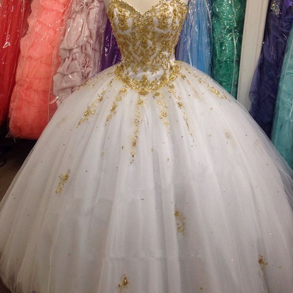 gorgeous quinceanera dresses beaded gold lace appliques sweetheart sleeveless puffy sweet 16 dress custom made vestidos festa
gorgeous quinceanera dresses beaded gold lace appliques sweetheart sleeveless puffy sweet 16 dress custom made vestidos festa