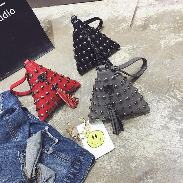 2020 new korean version of fashion pu shoulder crossbody bagspersonality triangle mini riveting womens messenger bag
2020 new korean version of fashion pu shoulder crossbody bagspersonality triangle mini riveting womens messenger bag