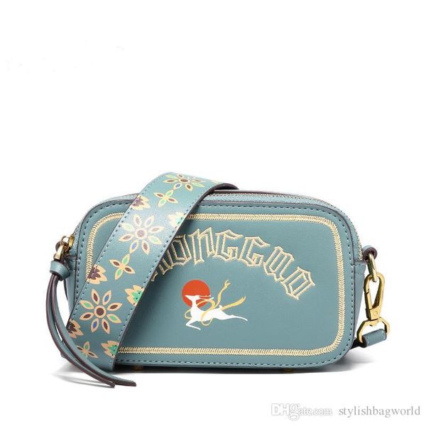 design camera bag ladies new fashion retro embroidery printing diagonal small square bag ladies nine-color deer amber shoulder bag gift 9321
design camera bag ladies new fashion retro embroidery printing diagonal small square bag ladies nine-color deer amber shoulder bag gift 9321