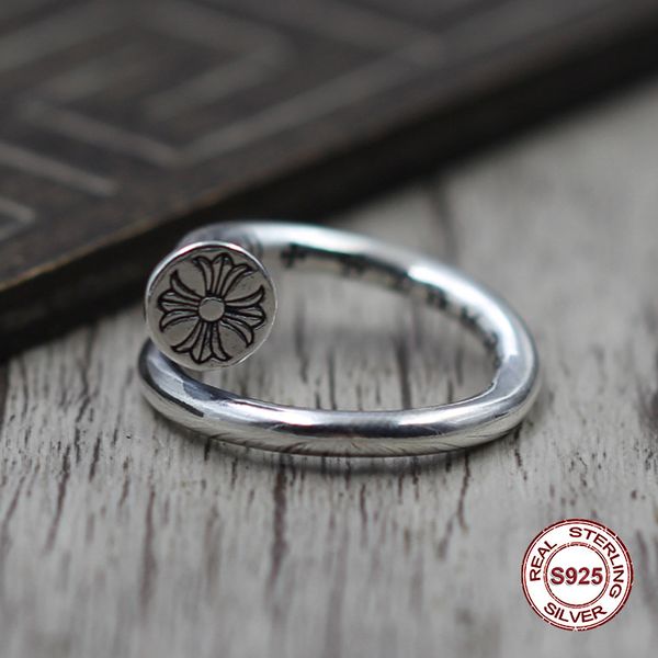 s925 pure silver men's ring personality retro the punk style cross military flower classic ring gift to your lover 2019 new hot
s925 pure silver men's ring personality retro the punk style cross military flower classic ring gift to your lover 2019 new hot