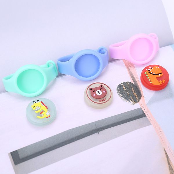 various colors sterilization and epidemic prevention plastic cement disinfect alcohol wash liquid soap hand gel children bracelet
various colors sterilization and epidemic prevention plastic cement disinfect alcohol wash liquid soap hand gel children bracelet