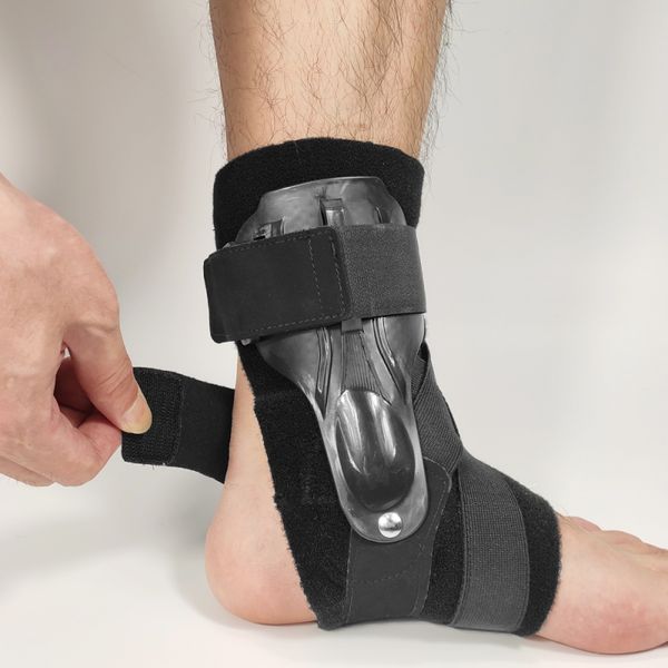 ankle support sports running brace elastic compression sleeve sport relief pain foot stabilizer guard ah08, Blue;black
ankle support sports running brace elastic compression sleeve sport relief pain foot stabilizer guard ah08, Blue;black