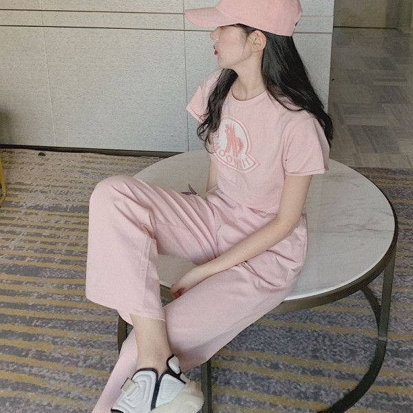 short-sleeved short t-shirt women's summer new navel close-fitting tight embroidered sports ins fashionable pants wide pantswid, Gray
short-sleeved short t-shirt women's summer new navel close-fitting tight embroidered sports ins fashionable pants wide pantswid, Gray