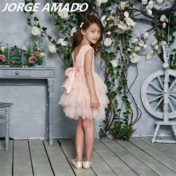 2020 new lace tulle girls dress kids princess dresses for girl party wedding dress with sash baby clothes 1-6y e1953 0922, Red;yellow
2020 new lace tulle girls dress kids princess dresses for girl party wedding dress with sash baby clothes 1-6y e1953 0922, Red;yellow
