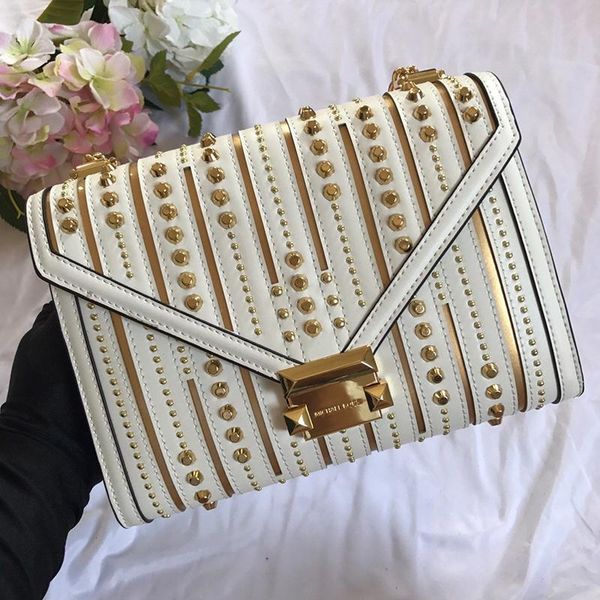 2021w luxury design ladies handbag large capacity shoulder bag fashion rivet leather metal zipper ladies wedding crossbody bag
2021w luxury design ladies handbag large capacity shoulder bag fashion rivet leather metal zipper ladies wedding crossbody bag
