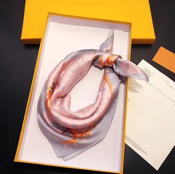 4 kinds of ladies small squares designer spring and summer ladies designer headscarf business office small scarves size 50*50cm 
4 kinds of ladies small squares designer spring and summer ladies designer headscarf business office small scarves size 50*50cm