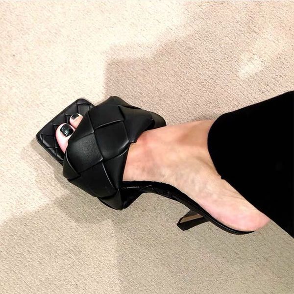 черный chausson femme лето тапочки женщины chinelo новый pantuflas de mujer 2020 плетеный высокий каблук слайды женщины-бич женская обувь, Black
черный chausson femme лето тапочки женщины chinelo новый pantuflas de mujer 2020 плетеный высокий каблук слайды женщины-бич женская обувь, Black