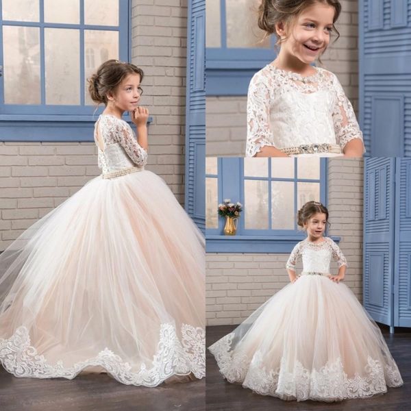 Lovely Flower Girls Dresses With Half Sleeves Lace Appliques Sash Crystal Girls Pageant Dress Lace-Up And Hollow Back Kids Communion Dress
Lovely Flower Girls Dresses With Half Sleeves Lace Appliques Sash Crystal Girls Pageant Dress Lace-Up And Hollow Back Kids Communion Dress