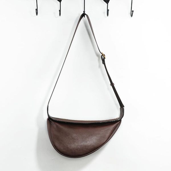 leather 2020 new simple retro casual one shoulder diagonal bag tree cream cowhide all-match chest bag female
leather 2020 new simple retro casual one shoulder diagonal bag tree cream cowhide all-match chest bag female