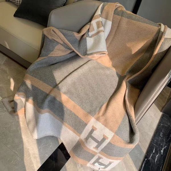NEW BEST Quailty Letter Gray H 90%WOOL Blanket Home Sofa Bed Big Size 140*180cm good quailty brand blanke HHHHHHBlanket
NEW BEST Quailty Letter Gray H 90%WOOL Blanket Home Sofa Bed Big Size 140*180cm good quailty brand blanke HHHHHHBlanket