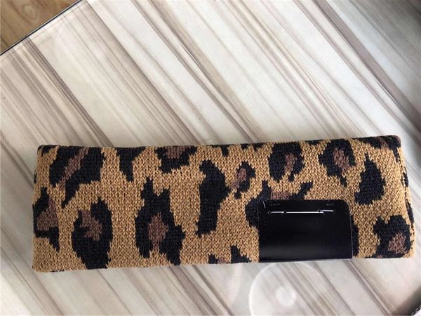 a-332 leopard fashion 18fw big logo headband fleece headband black red color in stock fashion women's yoga headbands fitness protection
a-332 leopard fashion 18fw big logo headband fleece headband black red color in stock fashion women's yoga headbands fitness protection