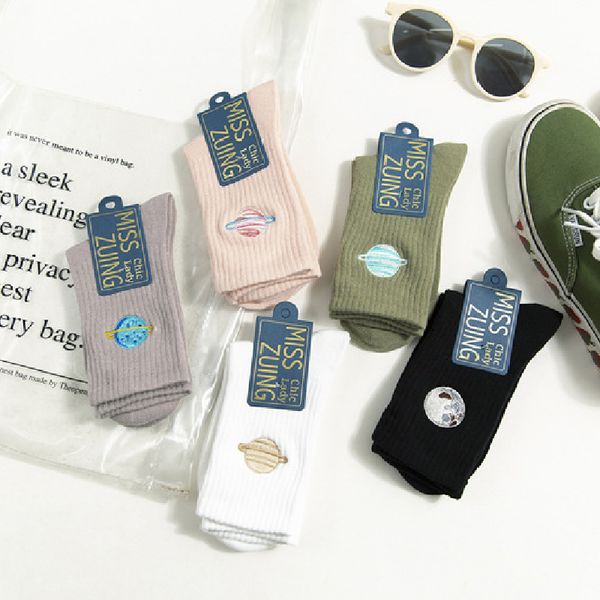 new fashion solid embroidered crew cotton women socks autumn winter cute cartoon planet fashion style socks soft comfortable, Black;white
new fashion solid embroidered crew cotton women socks autumn winter cute cartoon planet fashion style socks soft comfortable, Black;white