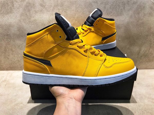 jumpman 1 mid travis scotts obsidian mens basketball shoes racerl blue unc 1s chicago banned bred toe womens sport sneaker with box
jumpman 1 mid travis scotts obsidian mens basketball shoes racerl blue unc 1s chicago banned bred toe womens sport sneaker with box