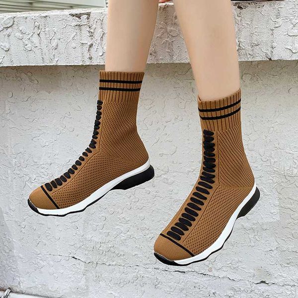 2020 winter women's boots fashion slip-on mid-calf boots thick bottom low heel round toe square heel women's short socks, Black
2020 winter women's boots fashion slip-on mid-calf boots thick bottom low heel round toe square heel women's short socks, Black