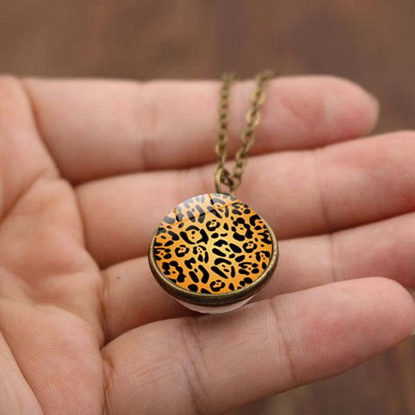 wg 1pc retro leopard pattern double-sided glass ball necklace pendant cabochon time gem&stone necklace for women jewelry, Silver
wg 1pc retro leopard pattern double-sided glass ball necklace pendant cabochon time gem&stone necklace for women jewelry, Silver