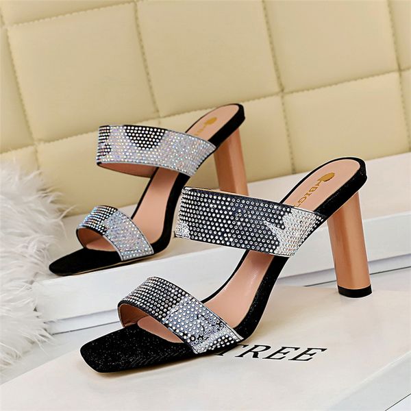 2020 women bling crystal .5cm high heels slides mules fetish summer rhinestone glitter slippers prom wedding bridal gold shoes, Black
2020 women bling crystal .5cm high heels slides mules fetish summer rhinestone glitter slippers prom wedding bridal gold shoes, Black