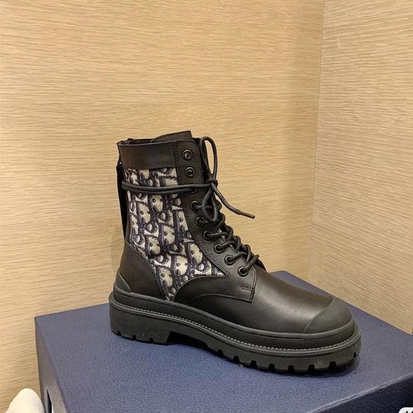 52 new high-quality women's casual shoes, designer brand-name women's short boots, outdoor travel shoes, original box packaging, Black
52 new high-quality women's casual shoes, designer brand-name women's short boots, outdoor travel shoes, original box packaging, Black