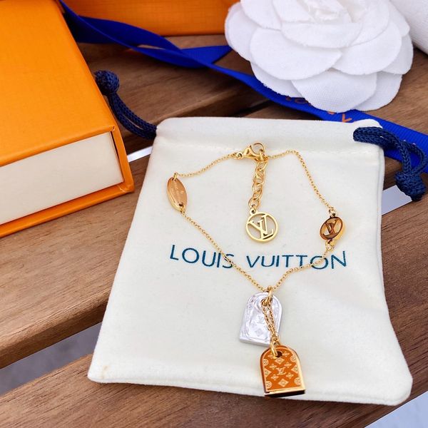 fashion jewelry sets lady 316l titanium steel four leaf flower v letter 18k plated gold double deck necklaces bracelet with box r1, Golden;silver
fashion jewelry sets lady 316l titanium steel four leaf flower v letter 18k plated gold double deck necklaces bracelet with box r1, Golden;silver