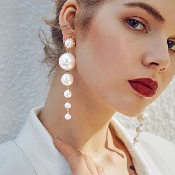 новый модный элегантный создания большой имитация pearl длинные серьги жемчуг струнный себе падение серьги для свадьбы подарков, Silver
новый модный элегантный создания большой имитация pearl длинные серьги жемчуг струнный себе падение серьги для свадьбы подарков, Silver