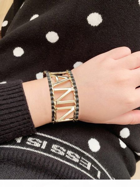 have stamps fashion leather bracelets bangles women party wedding lovers gift engagement jewyelry for bride with box, White
have stamps fashion leather bracelets bangles women party wedding lovers gift engagement jewyelry for bride with box, White