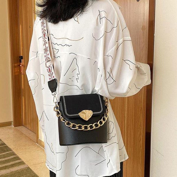 мода женщины плечи crossbody сумки кожа pu сплошной цвет ретро коммуникатор цепь ковш сумка
мода женщины плечи crossbody сумки кожа pu сплошной цвет ретро коммуникатор цепь ковш сумка