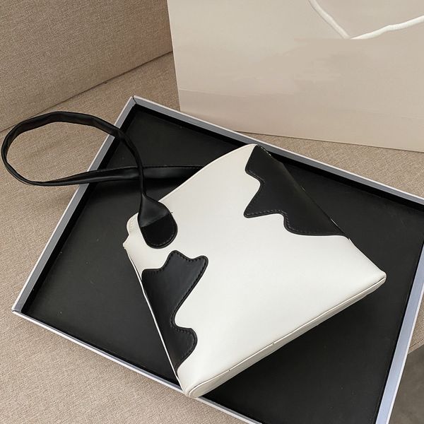 cow print single shoulder strap texture handbag ladies 2020 trend shoulder bags fashion wild new female bags small square
cow print single shoulder strap texture handbag ladies 2020 trend shoulder bags fashion wild new female bags small square